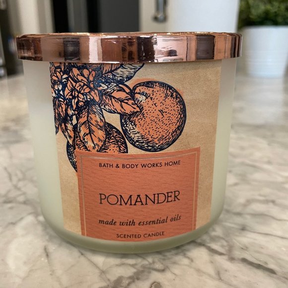 BBW Pomander 3-Wick Candle - Picture 1 of 3